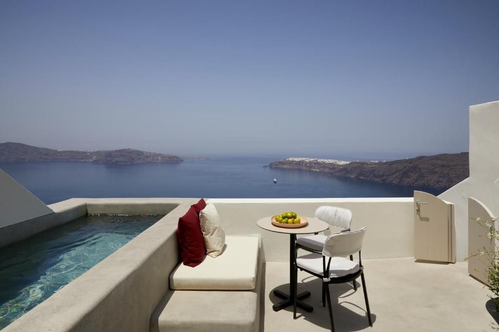 Echoes Luxury Suites in Greek Islands - Book on Hotels.com