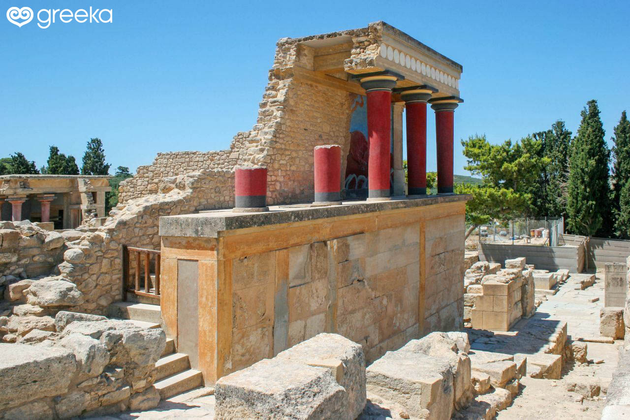 Heraklion sightseeing: The Minoan Palace of Knossos