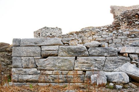 Some ruins of an ancient Minoan civilization were found at Moundoulia Hill, just above Katapola village.