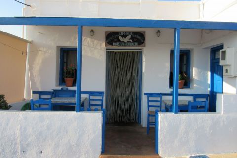 Traditional tavern in Ano Meria
