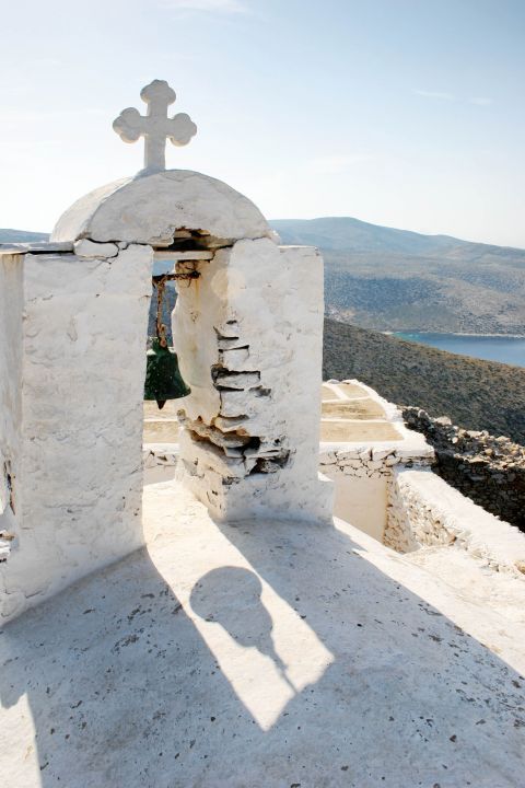 Most of the chapels on Ios island are constructed on a high altitude that offers wonderful views over the entire area.