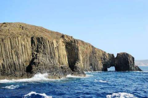 Glaronisia is a complex of islets that are found north of Milos