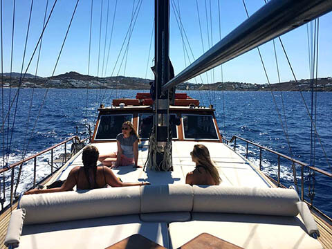 Sailing Tour to Delos and Rhenia