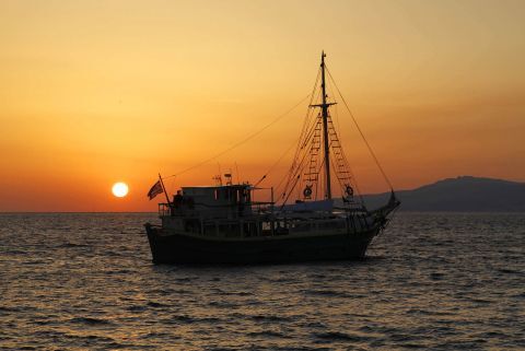Sailing tour during the sunset