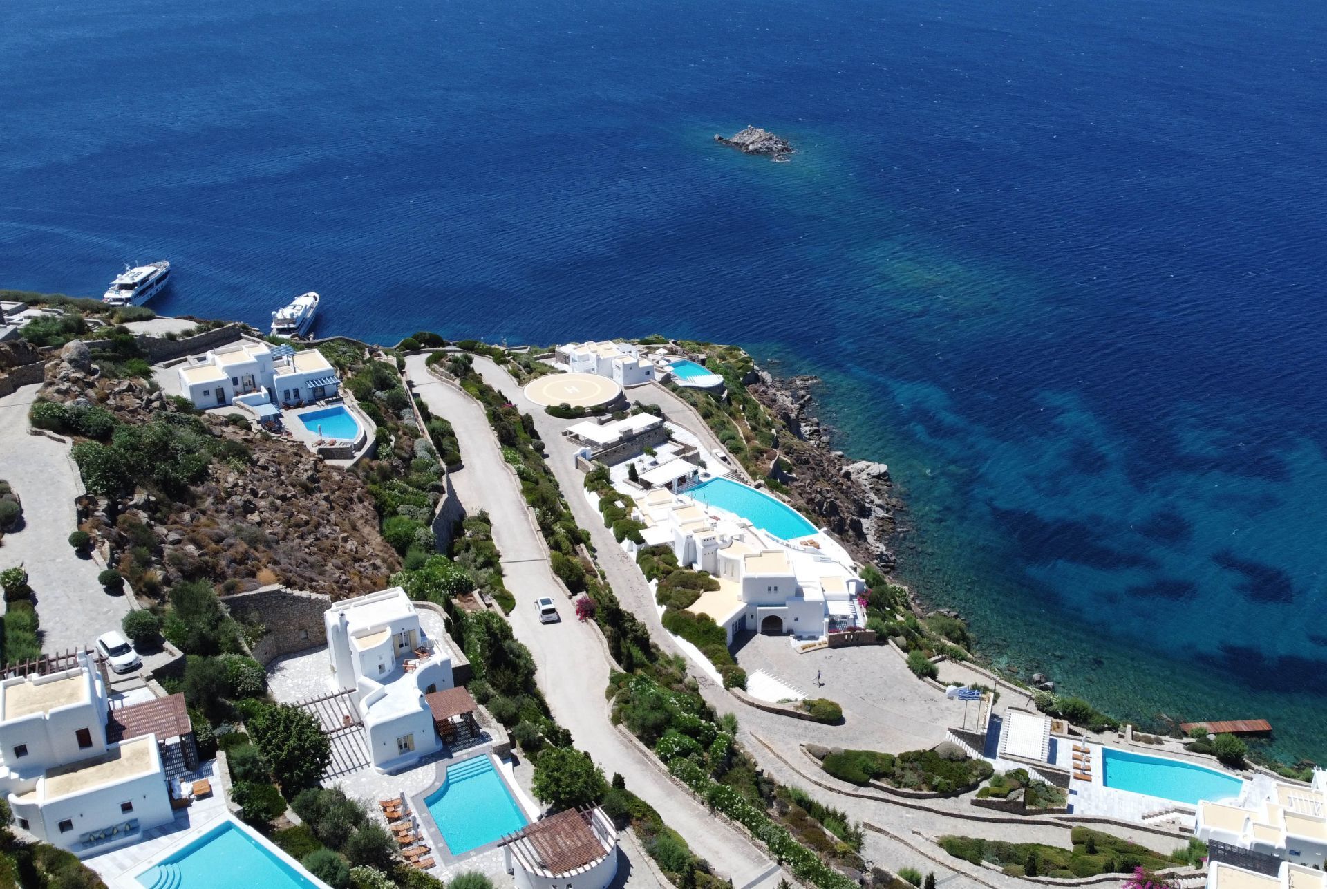 Hotels and villas in Agios Lazaros, in Mykonos, near Psarou Beach