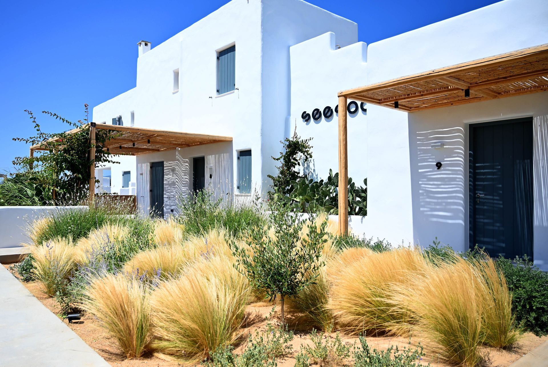 Seesou, one of the most popular hotels in Paros