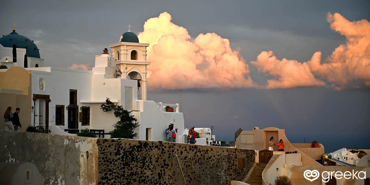 Photography tour in Oia's alleys, a unique experience at the most instagramic spots