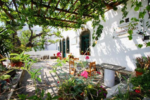 Places to eat and drink in Artemonas village, Sifnos.