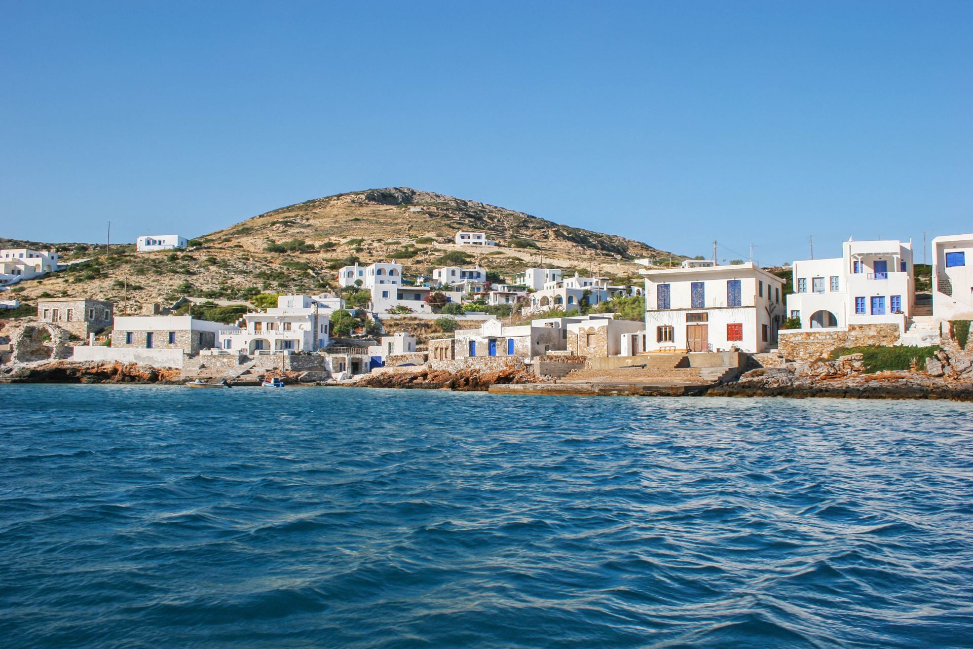 Seaside hotels in the area of Alopronoia in Sikinos