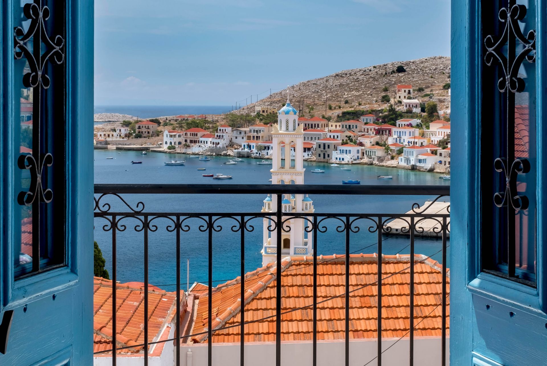 Hotel with amazing view of the harbor of Nimporio, in Halki