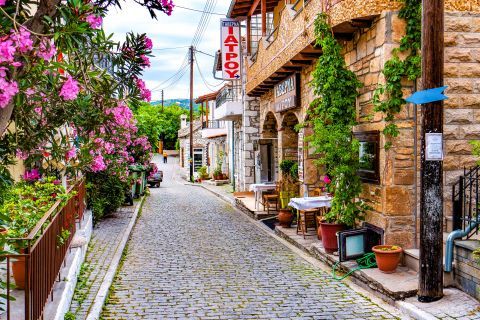 Strolling around the picturesque alleys of Thassos.