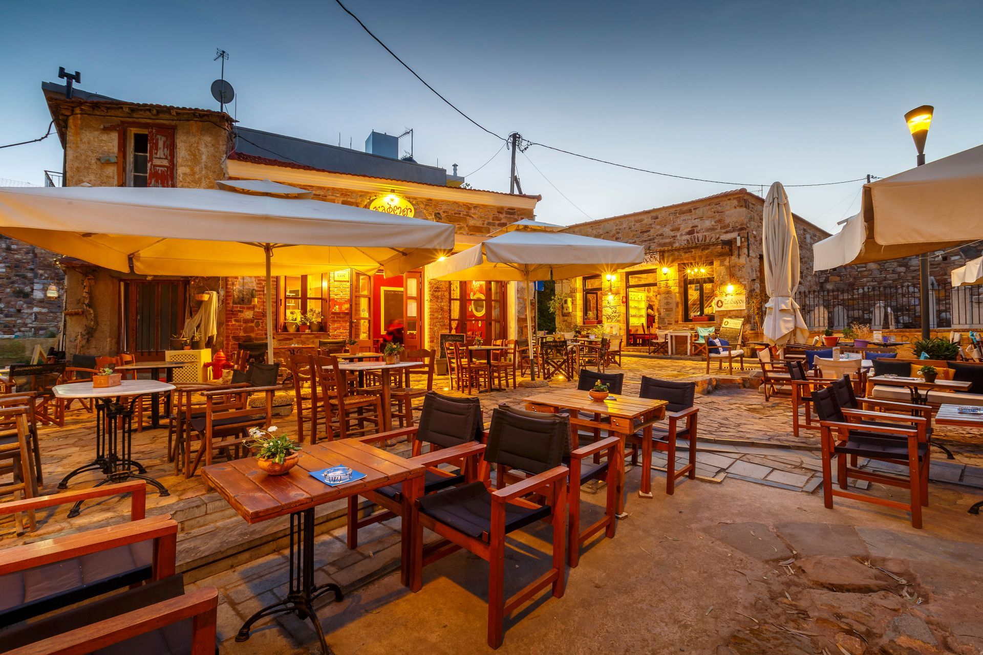 Best 4 Bars in Chios, Greece | Greeka.com