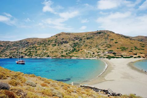 Kolona beach in Kythnos