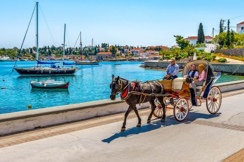 Tour by horse carriage, Spetses