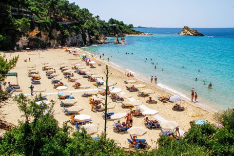 Makris Gialos beach.