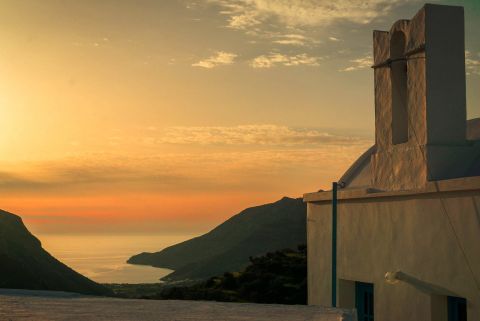 Majestic sunset in Sifnos
