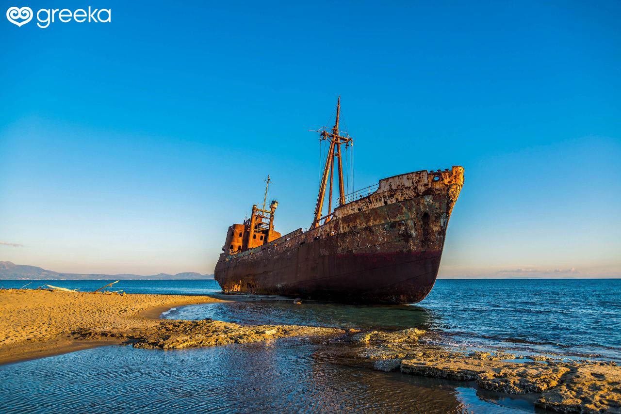 Gythio tourism: Dimitrios Shipwreck