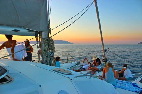 Sunset Catamaran tour to Rhenia island 1