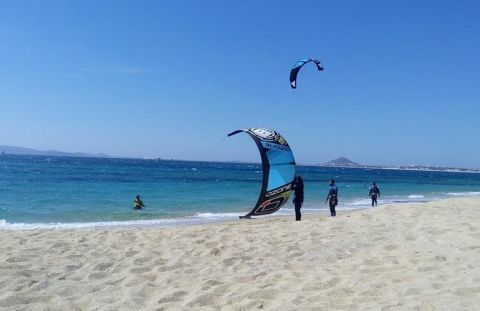 Kitesurfing lessons or rentals 1