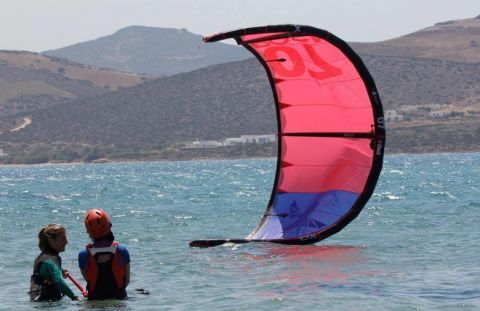 Kitesurfing Courses in Paros 1