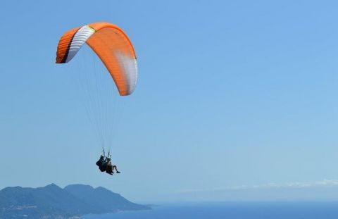 Tandem paragliding flight in Corfu 1