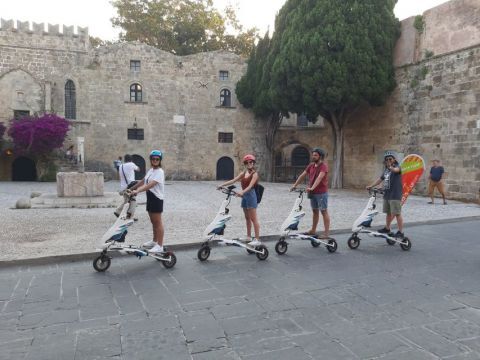 Explore the New and Medieval City on Trikkes 1