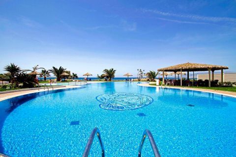 Plaza Beach Hotel in Naxos
