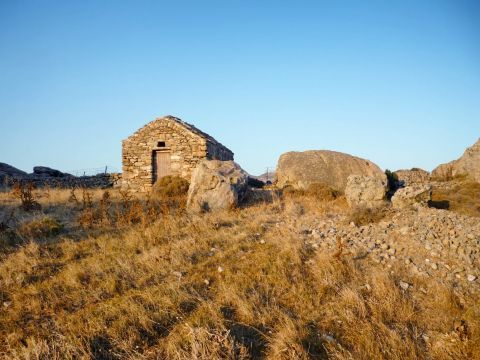 Epano Kastro: Close to the ruins of Tragea Castle