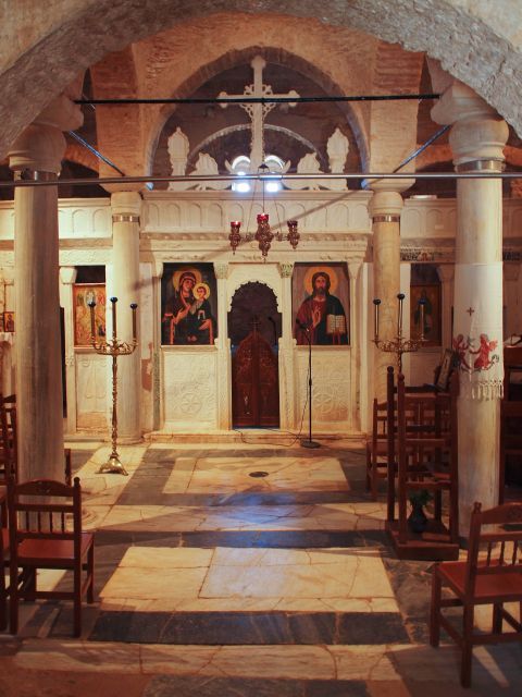 Monastery of Fotodotis: The interior of the church