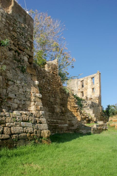Kydonia Byzantine Walls: The remains of ancient Byzantine walls