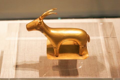 Prehistoric Thera Museum: Gold Ibex from the Museum of Ancient Thera