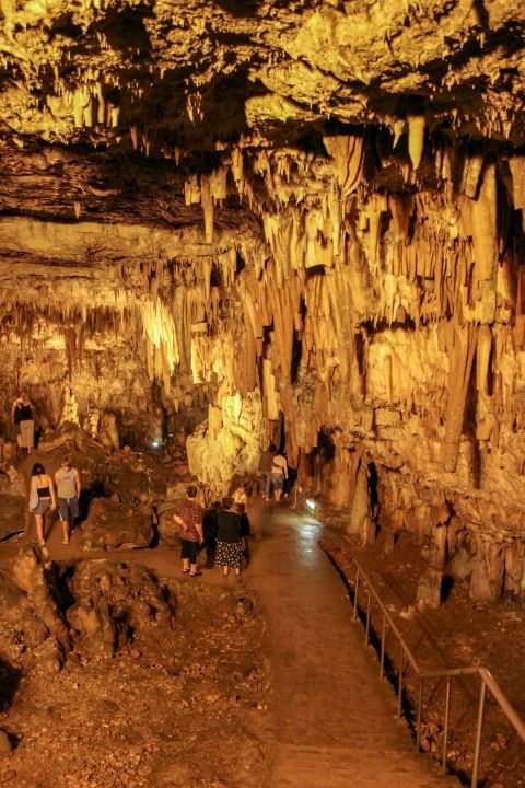 Drogarati Cave: Popular tourist attraction