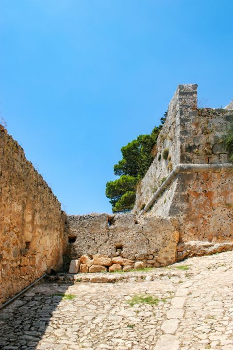 Castle of Saint George: This Castle was the capital of Kefalonia until 1757.