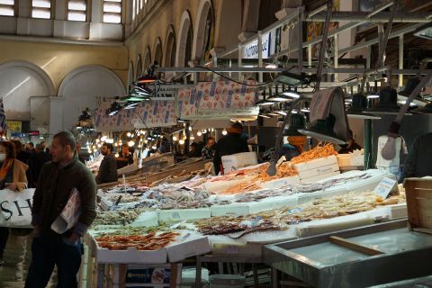 Central Municipal Market: The fish and seafood department
