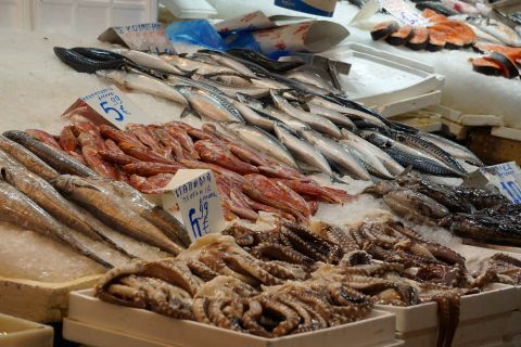 Central Municipal Market: Fresh fish ready to be cooked