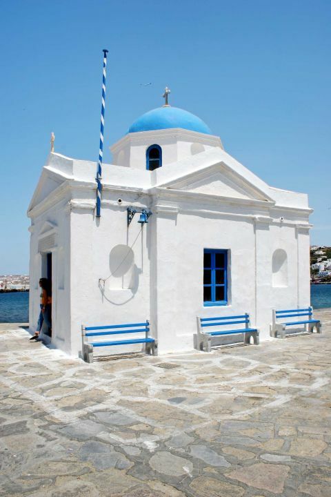 Agios Nikolaos Church: The church of Agios Nikolaos in Mykonos Old Port is based on the traditional architecture of the island
