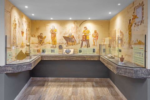 Path of Gods: Ancient Greek objects of the museum