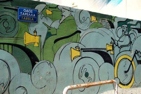 Street Art & Murals: Street art in Tarela street