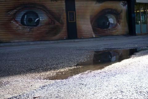 Street Art & Murals: Garage Stutters closed, eyes open