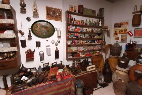 Kaloxylos Folklore Museum: 