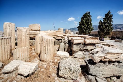 Acropolis: Ancient ruins on the Acropolis