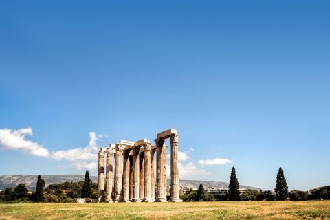Olympian Zeus temple: The Temple of Olympian Zeus and its natural surroundings