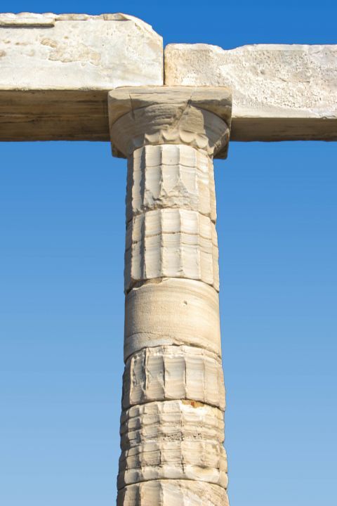 Sounio Poseidon temple: Details of the columns of the Temple of Poseidon