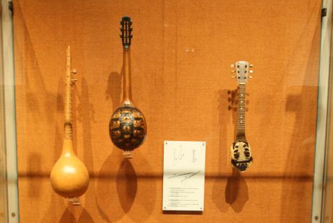 Folk Instruments museum: Fold musical instruments made of gourd or turtle shell