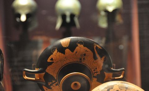 Cycladic Art Museum: An Ancient Greek red-figure vase