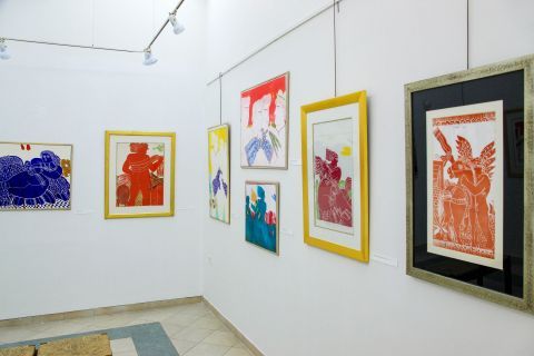 Municipal Art Gallery: Works of Fotis Kontoglou, Spyros Vassiliou, N. Hadzikyriakos-Gikas, Yannis Spiropoulos and of other prominent Greek artists are exhibited here