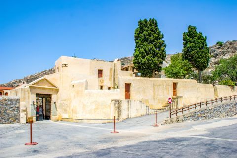 Preveli Monastery: It is said that the monastery owes its name to the noble Preveli family from Rethymnon town who contributed in its restoration in the 18th century.