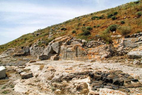 Ancient Thera: Ancient Thera is an unspoiled place