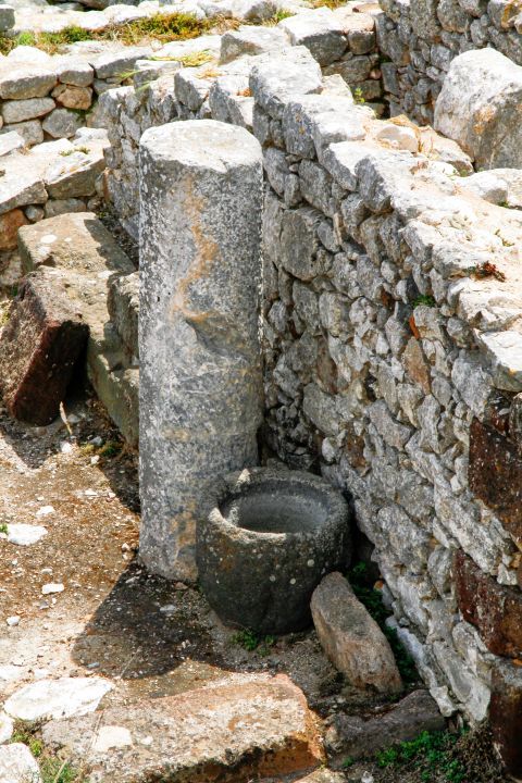 Ancient Thera: Ruins of Ancient Thira
