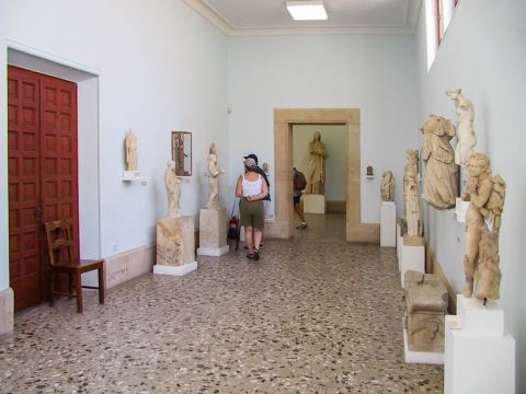 Archaeological Museum: Exhibits of the Archaeological Museum of Kos.